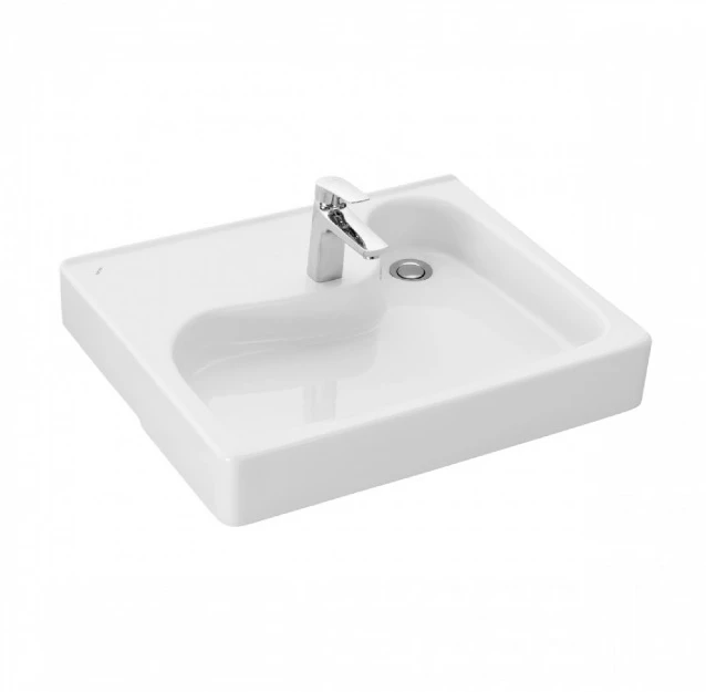 umyvalnik_klio_50_nad_stiralnoy_mashinoy