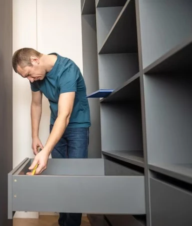 Услуги по сборке, разборке и навесу мебели