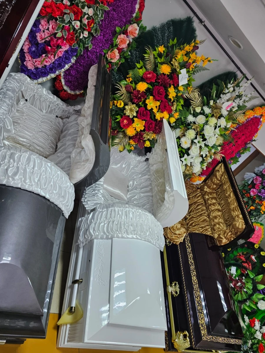 Гроб лакированный "Саркофаг