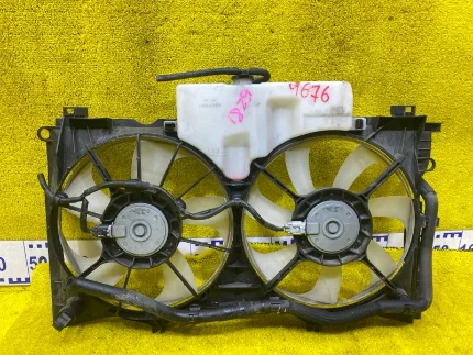 Фото для Диффузор радиатора Toyota Noah/Voxy/Esquire ZWR80G/ZWR80W/ZWR80 2ZRFXE 2014/Цвет 070 перед.