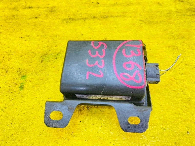 Фото для Радар-детектор MITSUBISHI OUTLANDER GG2W 4B11 2015/Цвет X40A перед. (б/у)