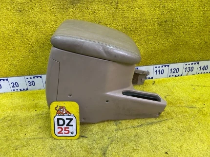 Фото для Бардачок между сиденьями TOYOTA LAND CRUISER/LAND CRUISER CYGNUS (б/у)