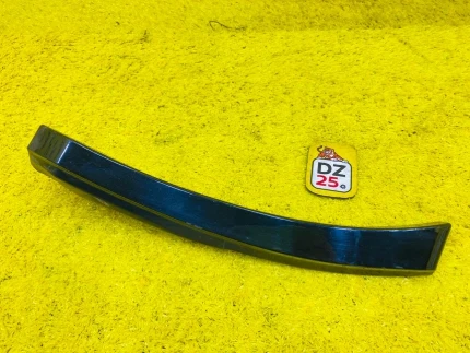 Фото для Накладка на крыло TOYOTA VOXY ZRR85W 3ZRFAE 2014/Цвет 202 задн. прав. (б/у)
