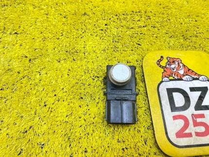 Фото для Датчик парктроника LEXUS LS460/460L/LS600H/600HL (б/у)