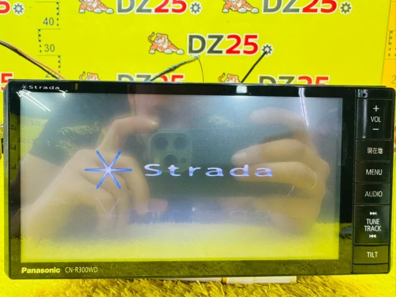 Фото для Магнитофон TOYOTA ISIS ZGM10 2ZRFAE 2012/Цвет 070 перед. (б/у)