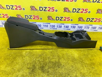 Фото для Бардачок между сиденьями HONDA FIT/JAZZ GK5/GK4/GK6/GK3/GP6/GP5/GK L15B 2015/Цвет NH823M перед. (б/у)