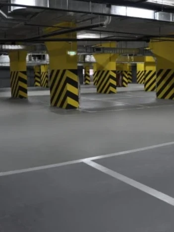 Монтаж наливных полимерных полов: Эпоксидный наливной пол для паркингов