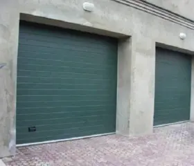 Автоматические секционные ворота для гаража. 